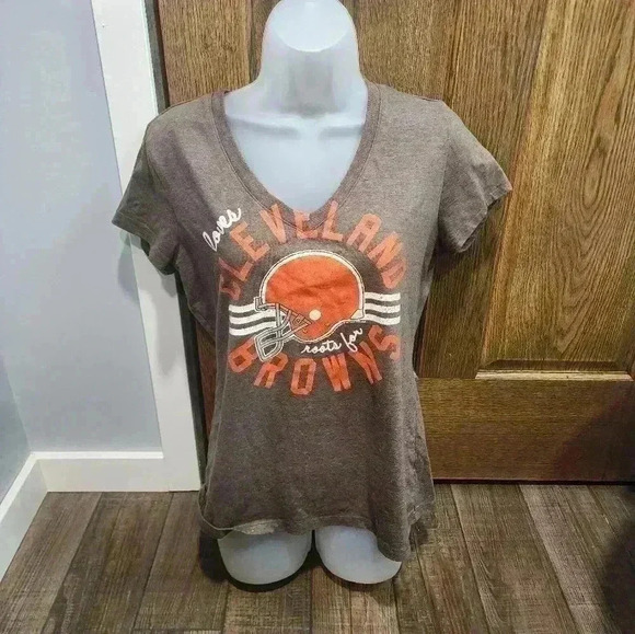 Cleveland Browns Shirt Womens L Brown Short Sleeve Football NFL Logo V Neck - Picture 1 of 4